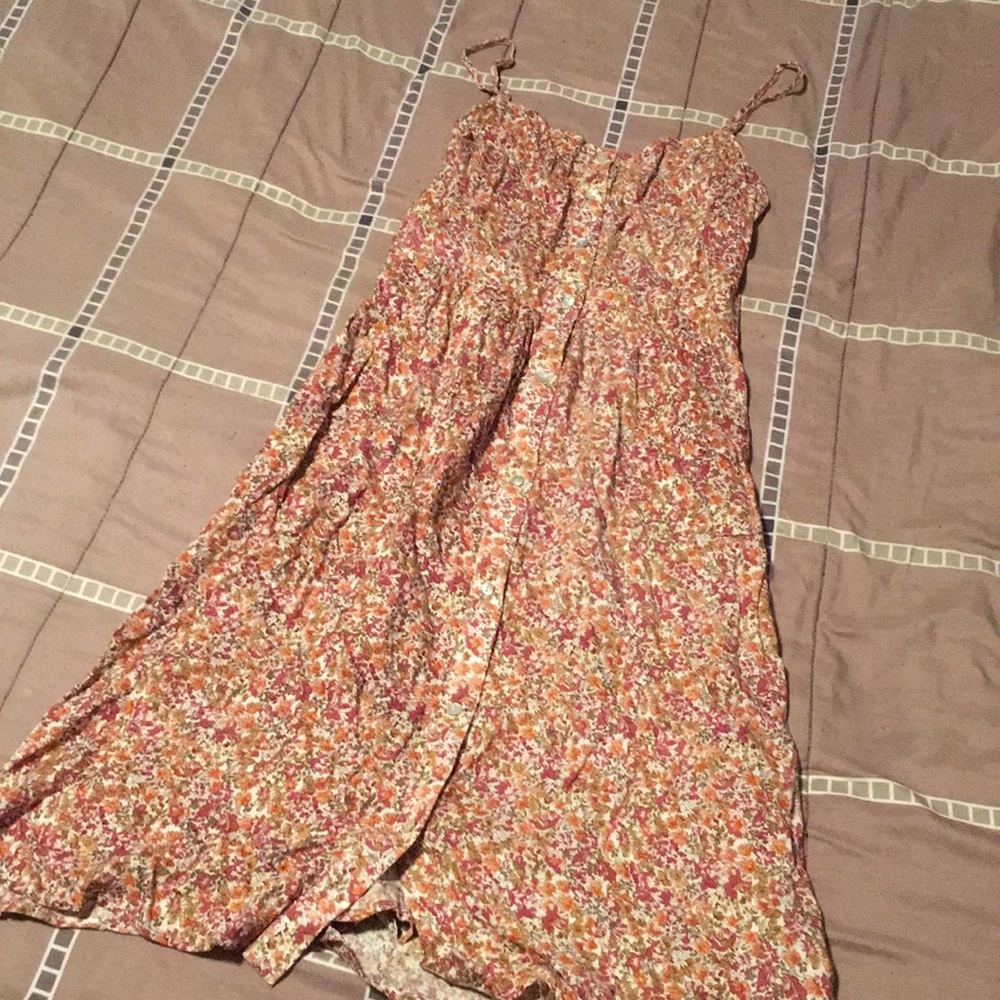 Spaghetti strap FLORAL dress! WITH pockets!